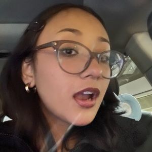 Meet your Posher, Andrea